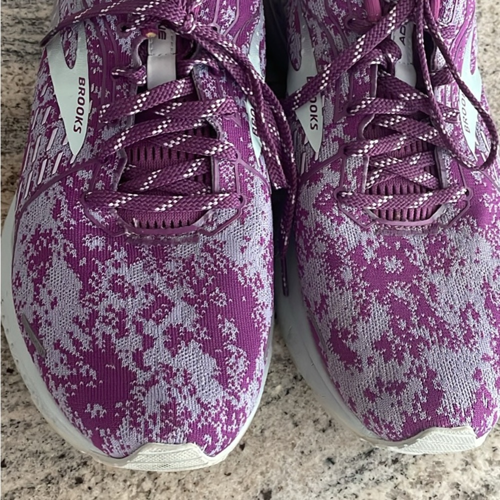 Brooks Purple Athletic Shoes with Patterned Design Size 12 - Picture 3 of 5